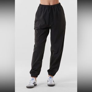 NWT Noli Destination Cargo Pant - Black